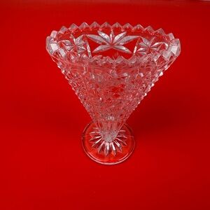 Hofbauer, The Bydres Collection Lead Crystal Small Fan Vase-Size: 3.75”